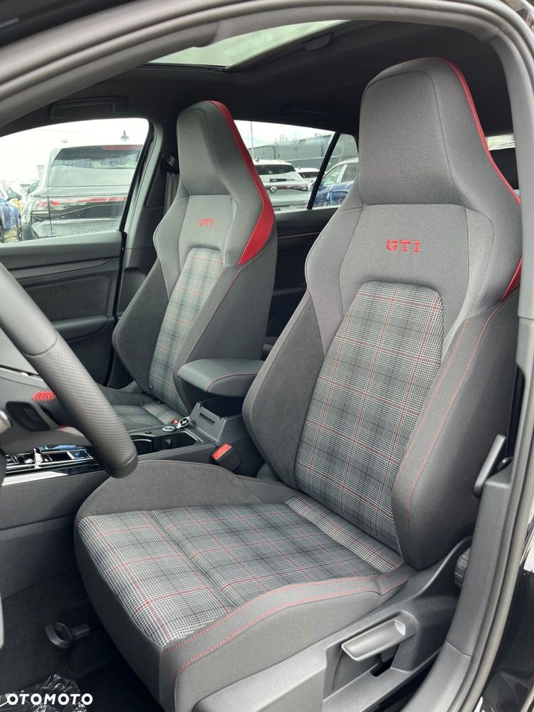 Volkswagen Golf - 9