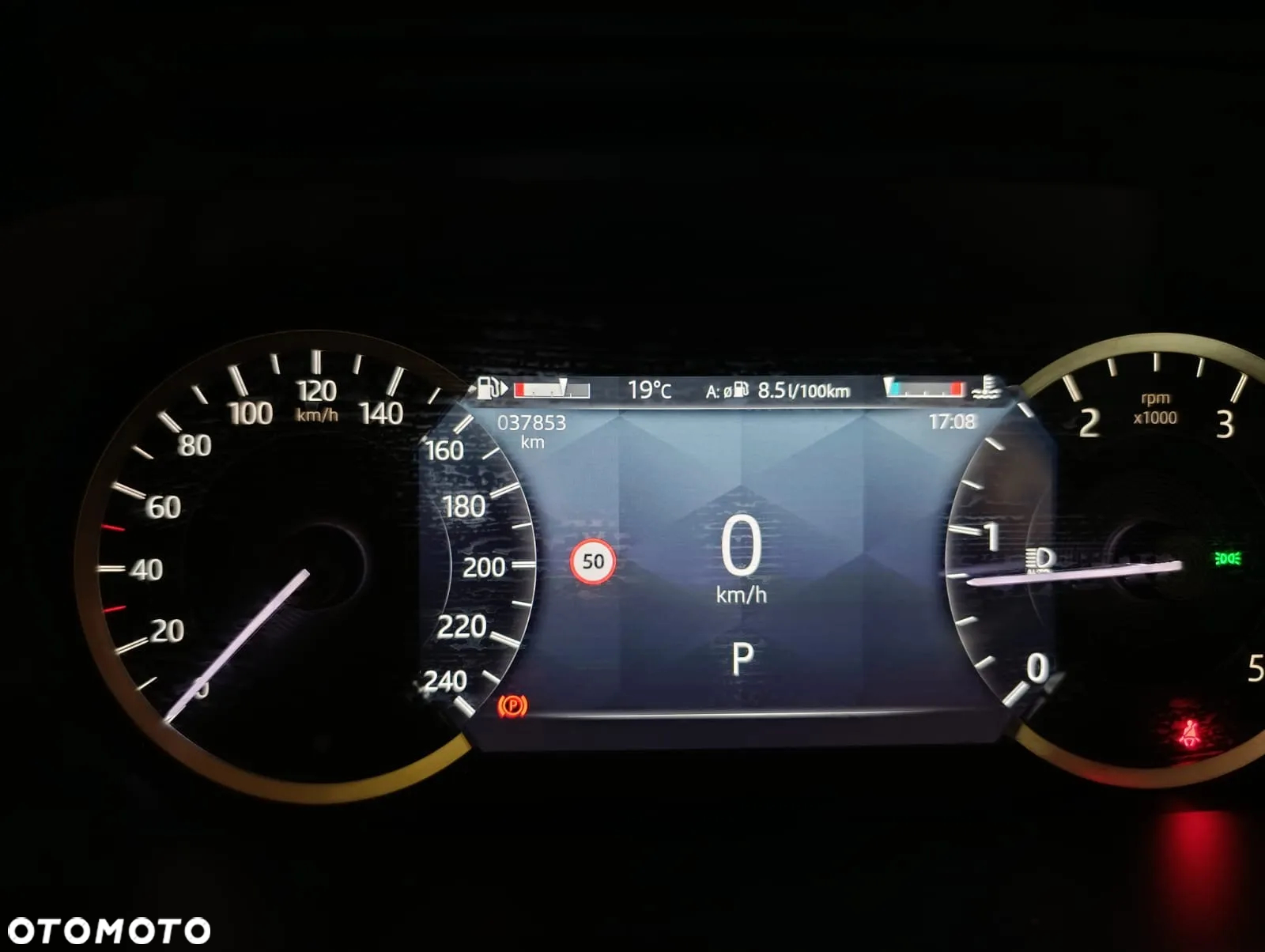 Land Rover Discovery Sport - 11