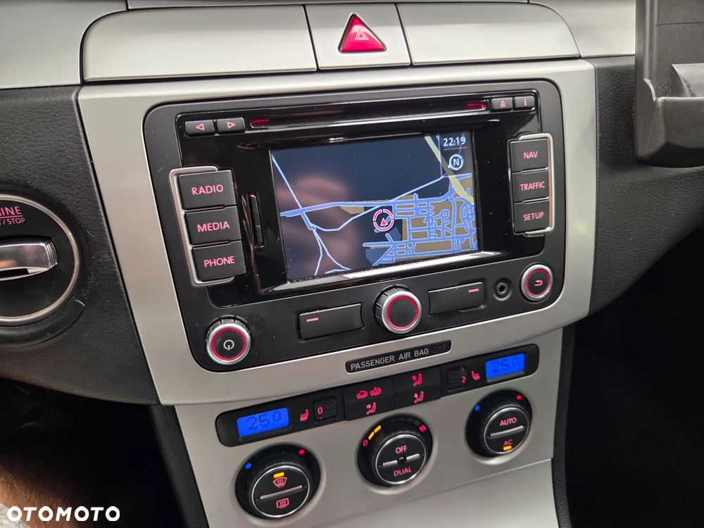 Volkswagen Passat Variant 2.0 TDI BlueMotion Technology DPF Comfortline - 39