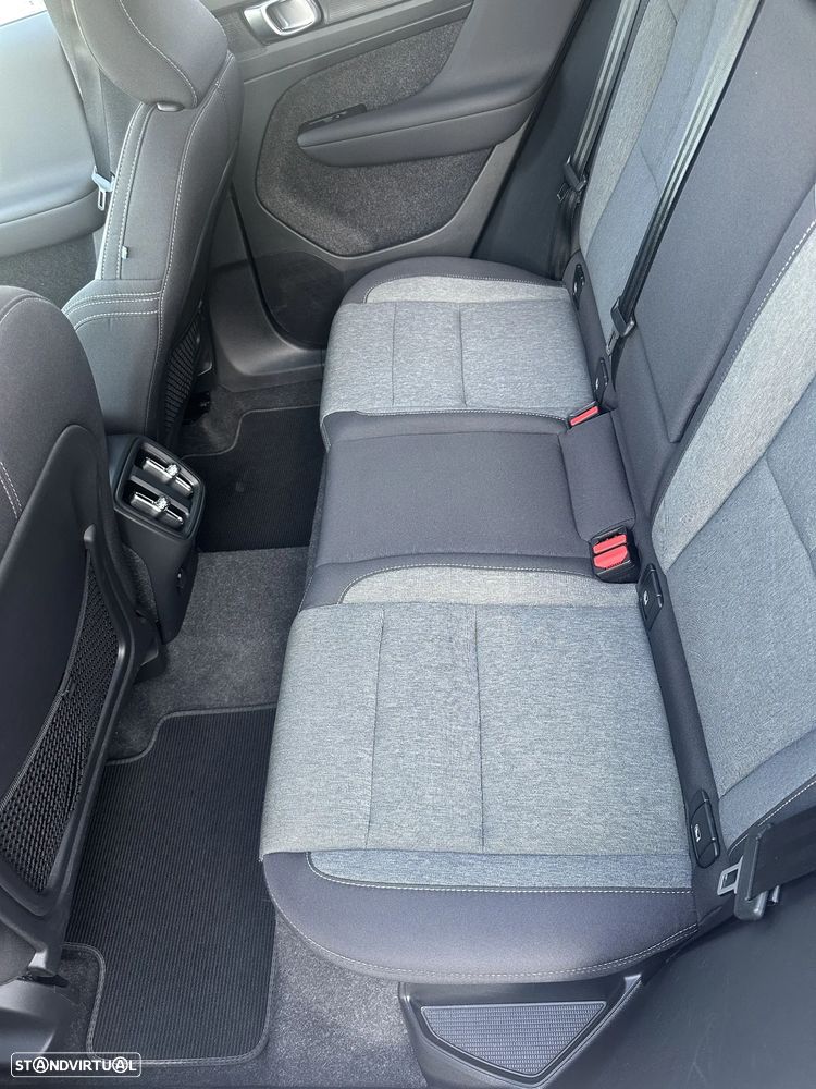 Volvo XC 40 1.5 T2 Plus Dark Auto - 25