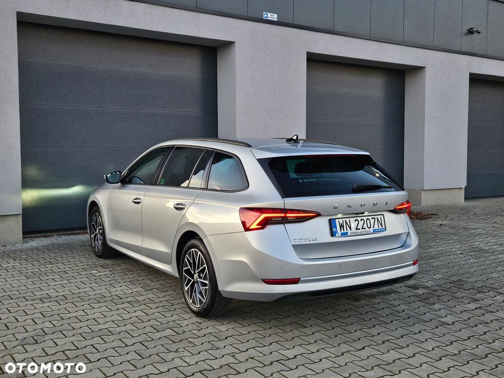 Skoda Octavia 2.0 TDI SCR Ambition DSG - 4