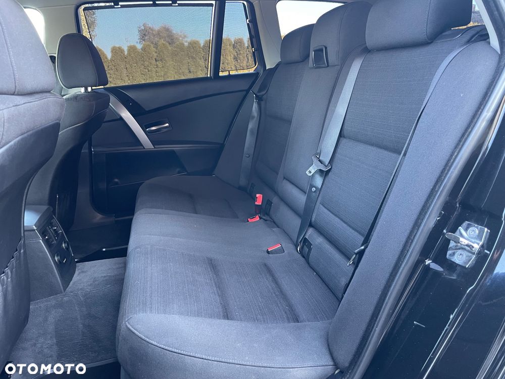 BMW Seria 5 525i Touring - 24