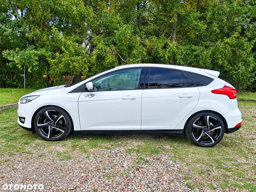 Ford Focus 1.5 EcoBoost Titanium ASS - 2