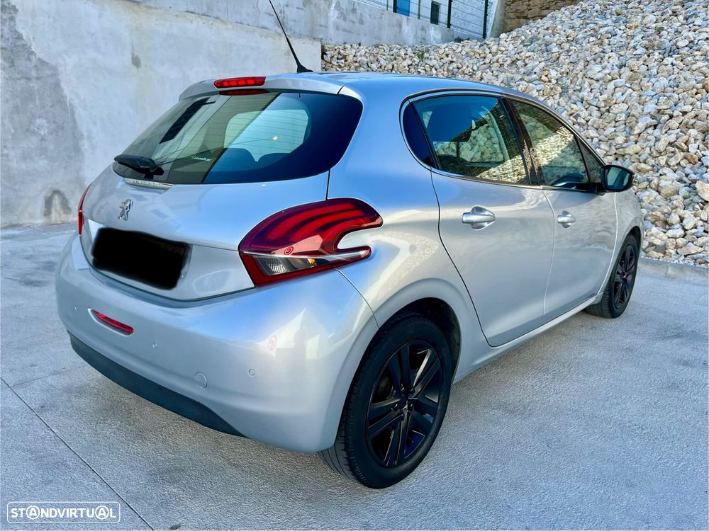 Peugeot 208 1.2 PureTech Allure - 4