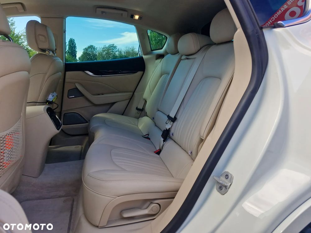 Maserati Levante S Q4 GranSport - 15