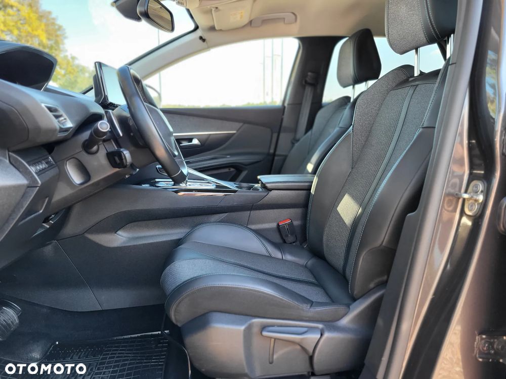 Peugeot 3008 1.2 PureTech Allure S&S EAT8 - 19