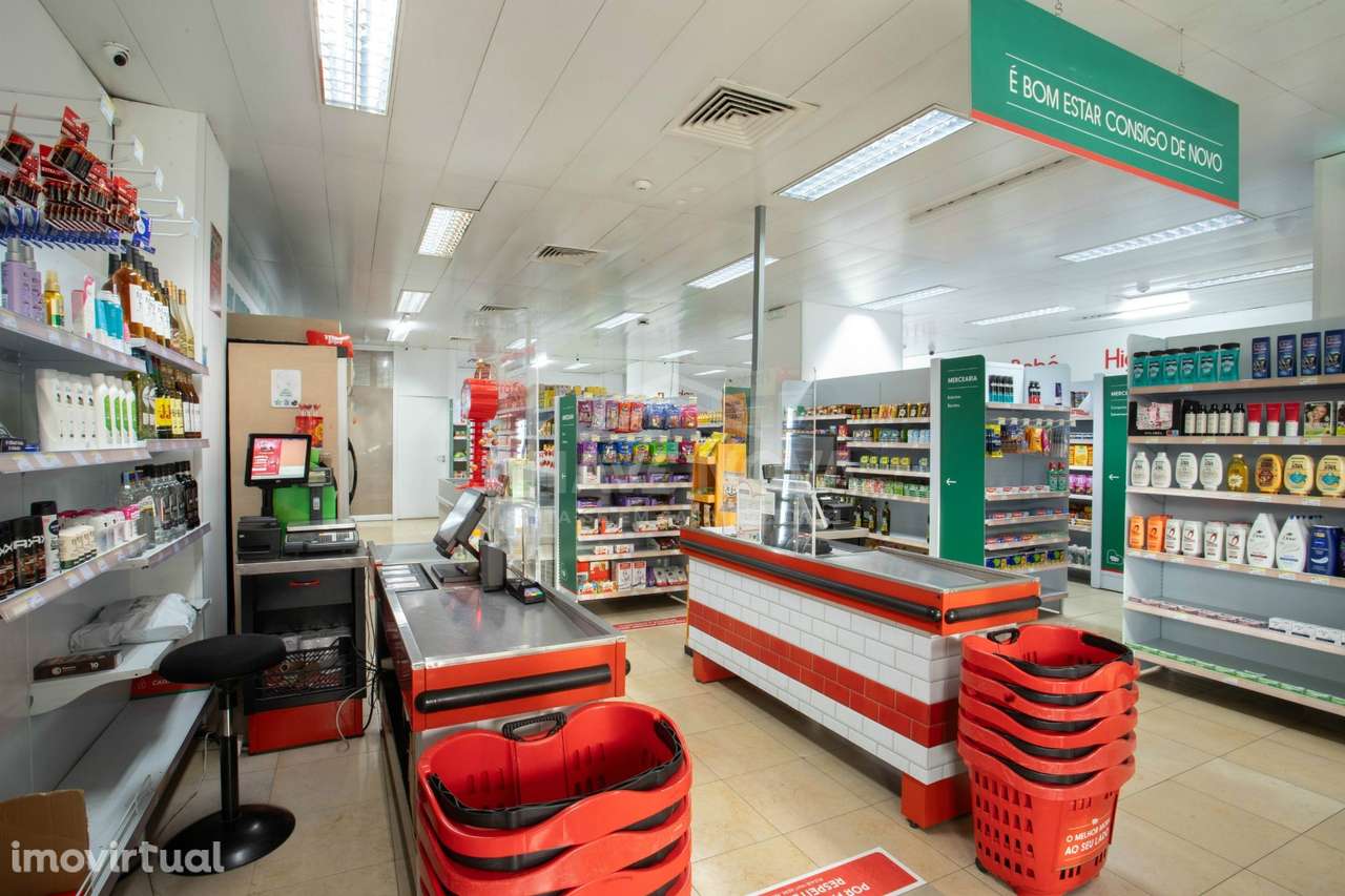 Trespasse de Minimercado em funcionamento - Lordelo do Ouro, Porto - Grande imagem: 3/32