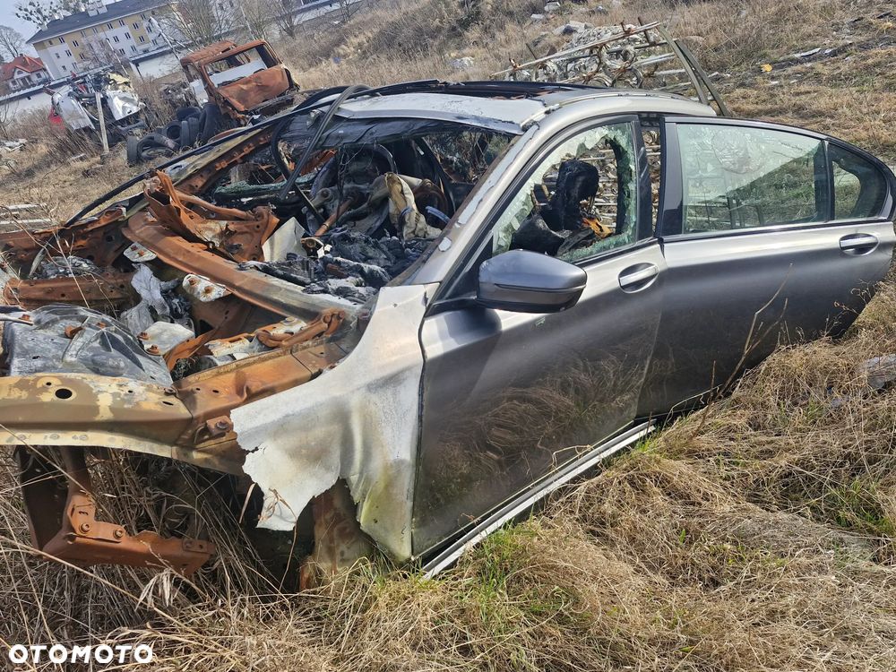 BMW Seria 7 750i xDrive - 1