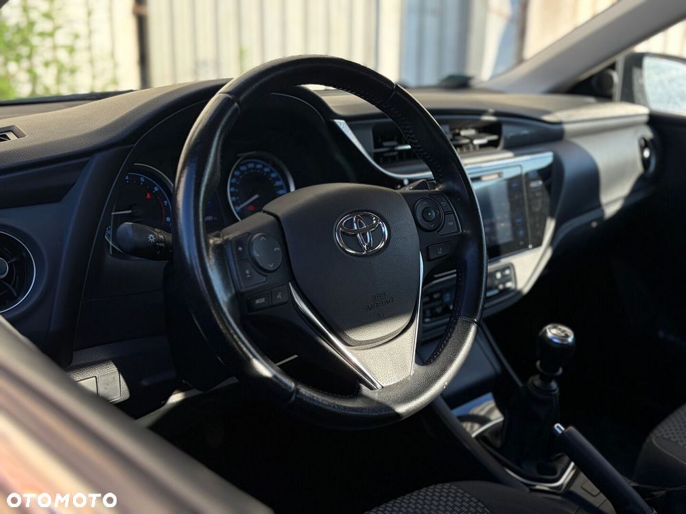 Toyota Corolla - 21
