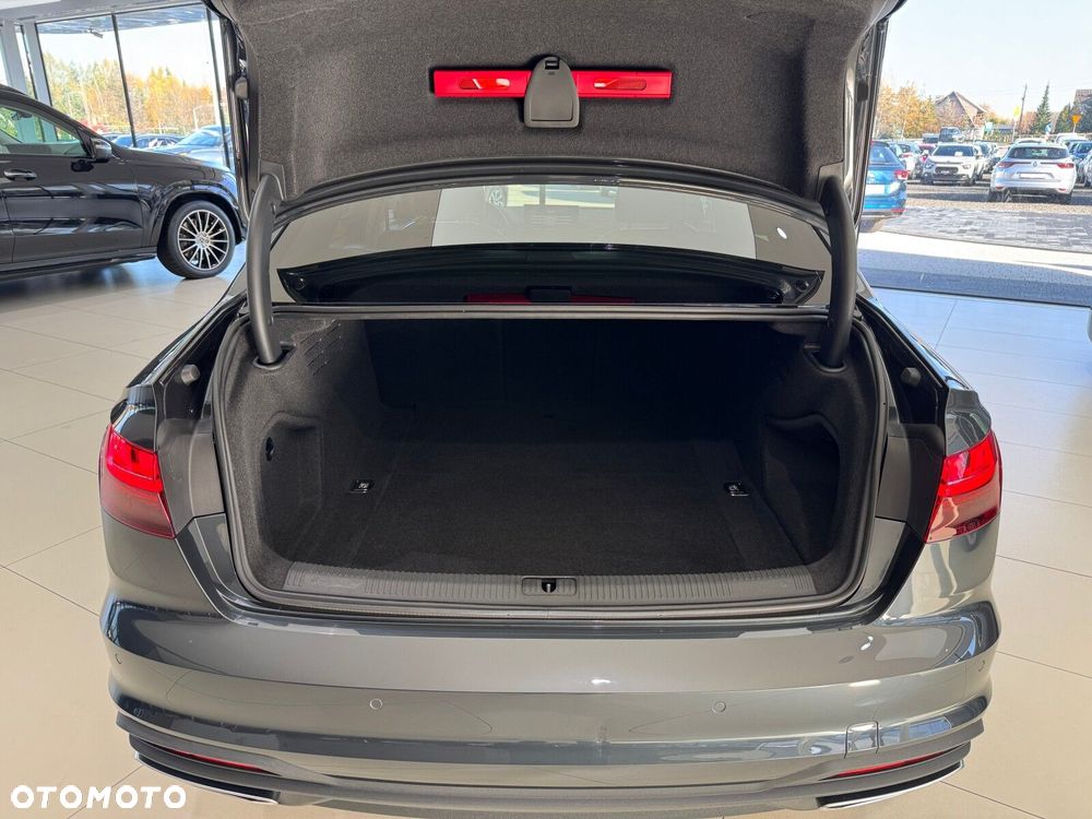 Audi A4 Limousine - 17