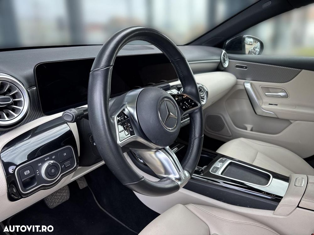 Mercedes-Benz A 180 Sedan 7G-DCT - 10