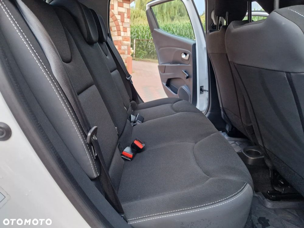 Renault Clio 1.2 16V Life - 17