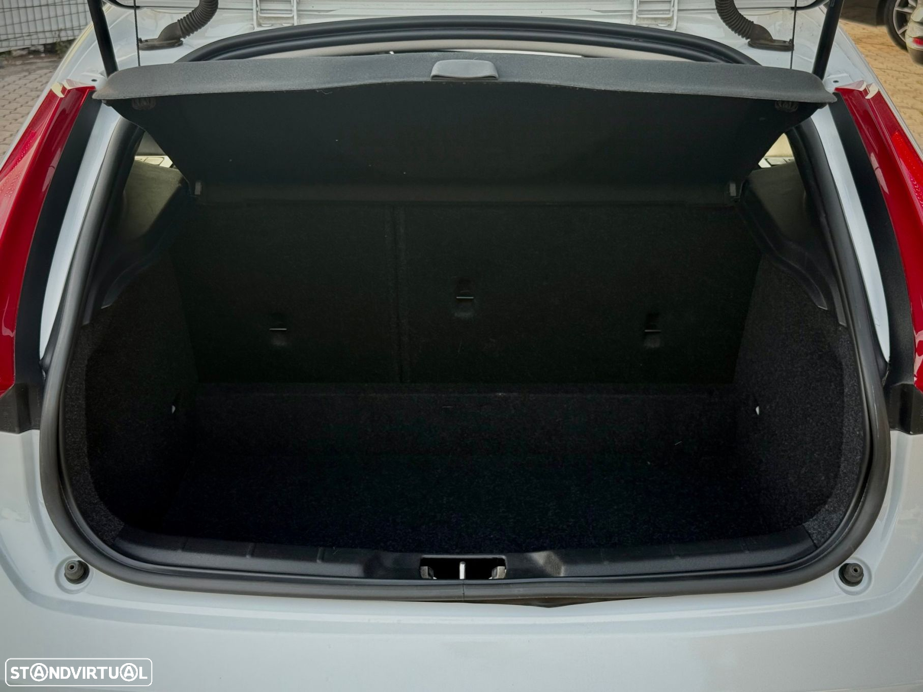 Volvo V40 2.0 D2 Momentum Geartronic - 18