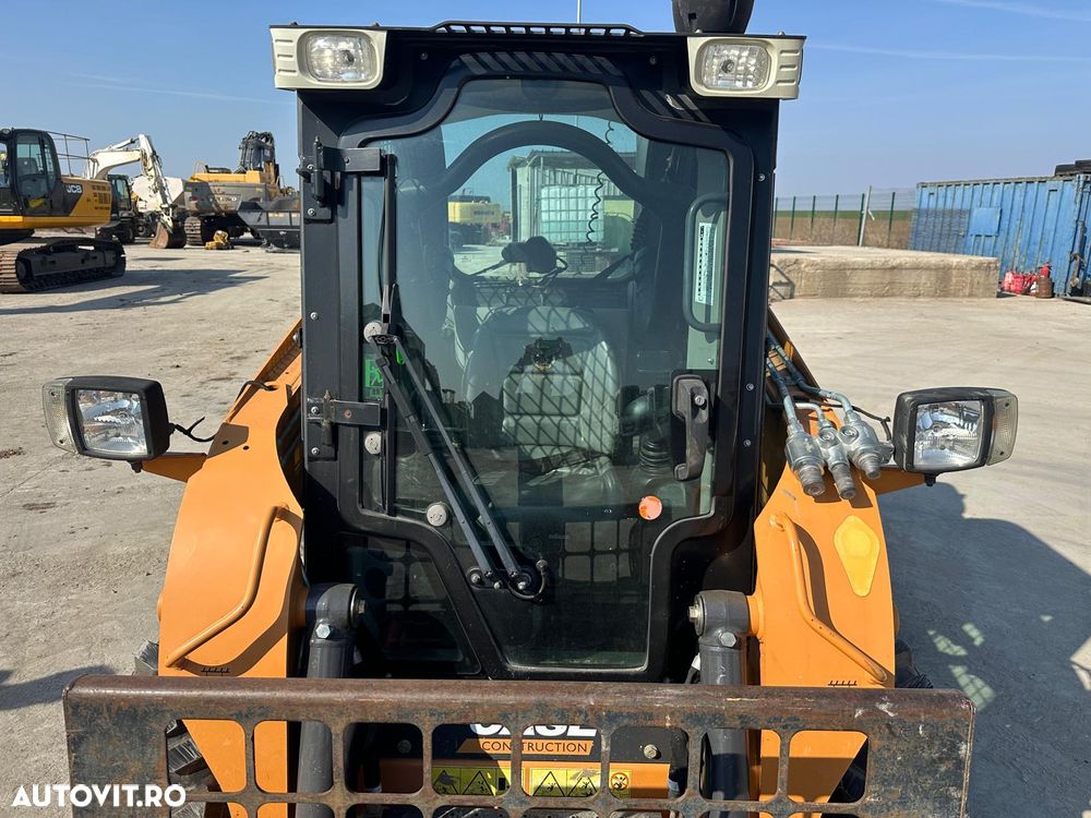Case SR 210 LOADER - 16