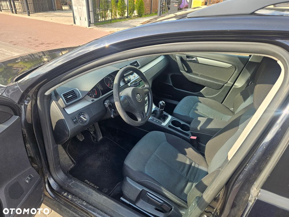 Volkswagen Passat - 18
