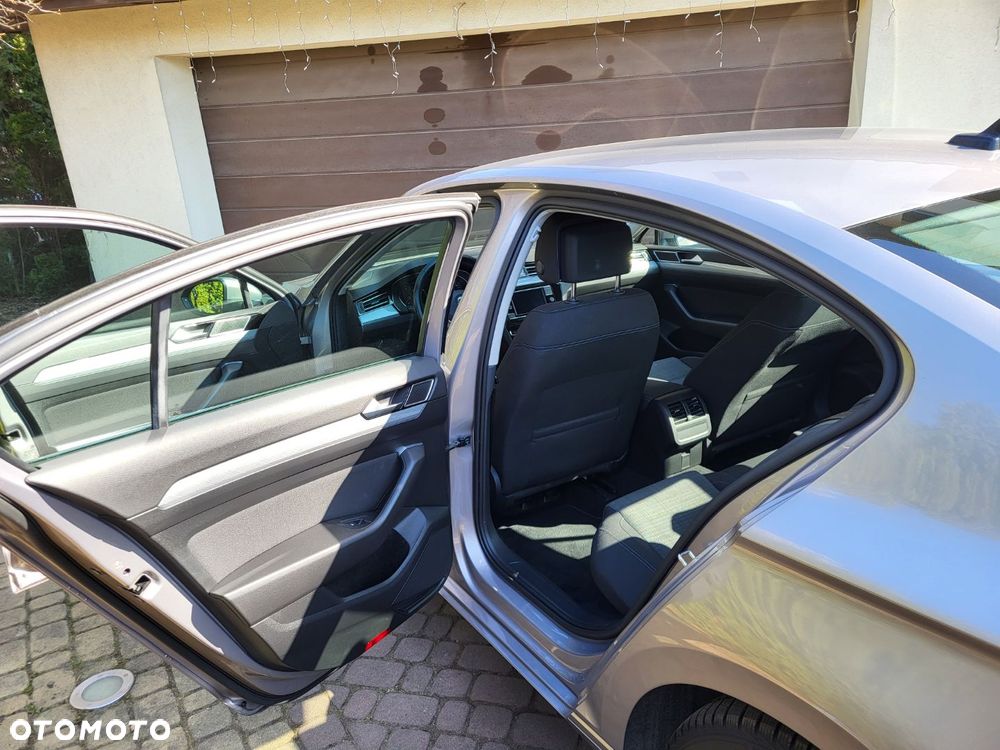 Volkswagen Passat 2.0 TDI EVO Business - 12