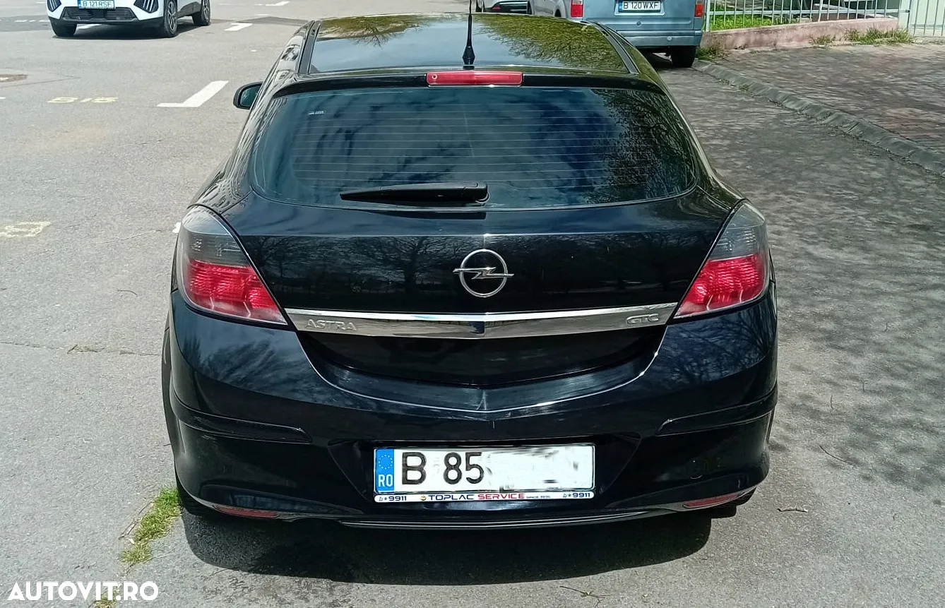 Opel Astra GTC 1.4i Cosmo - 3
