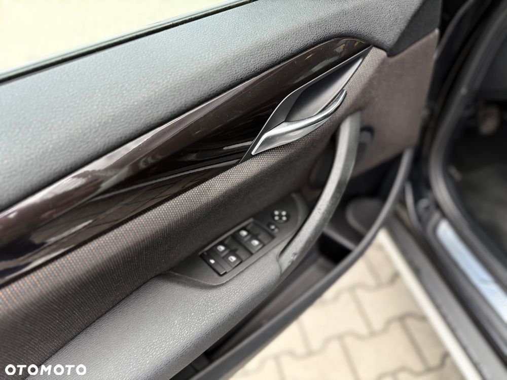 BMW X1 sDrive18d xLine - 17