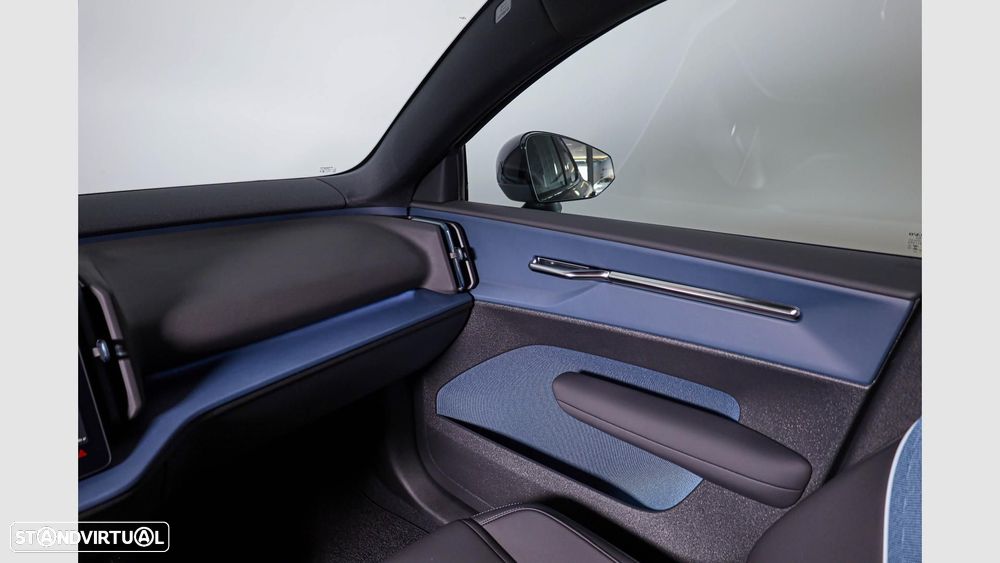 Volvo EX30 69 kWh Single Motor Extended Range Plus - 19