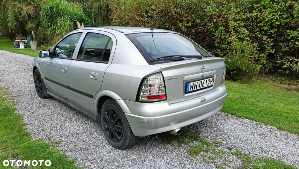 Opel Astra 1.6 - 5