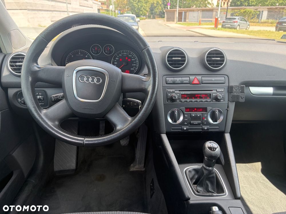 Audi A3 Sportback 1.6 TDI DPF Ambition - 17