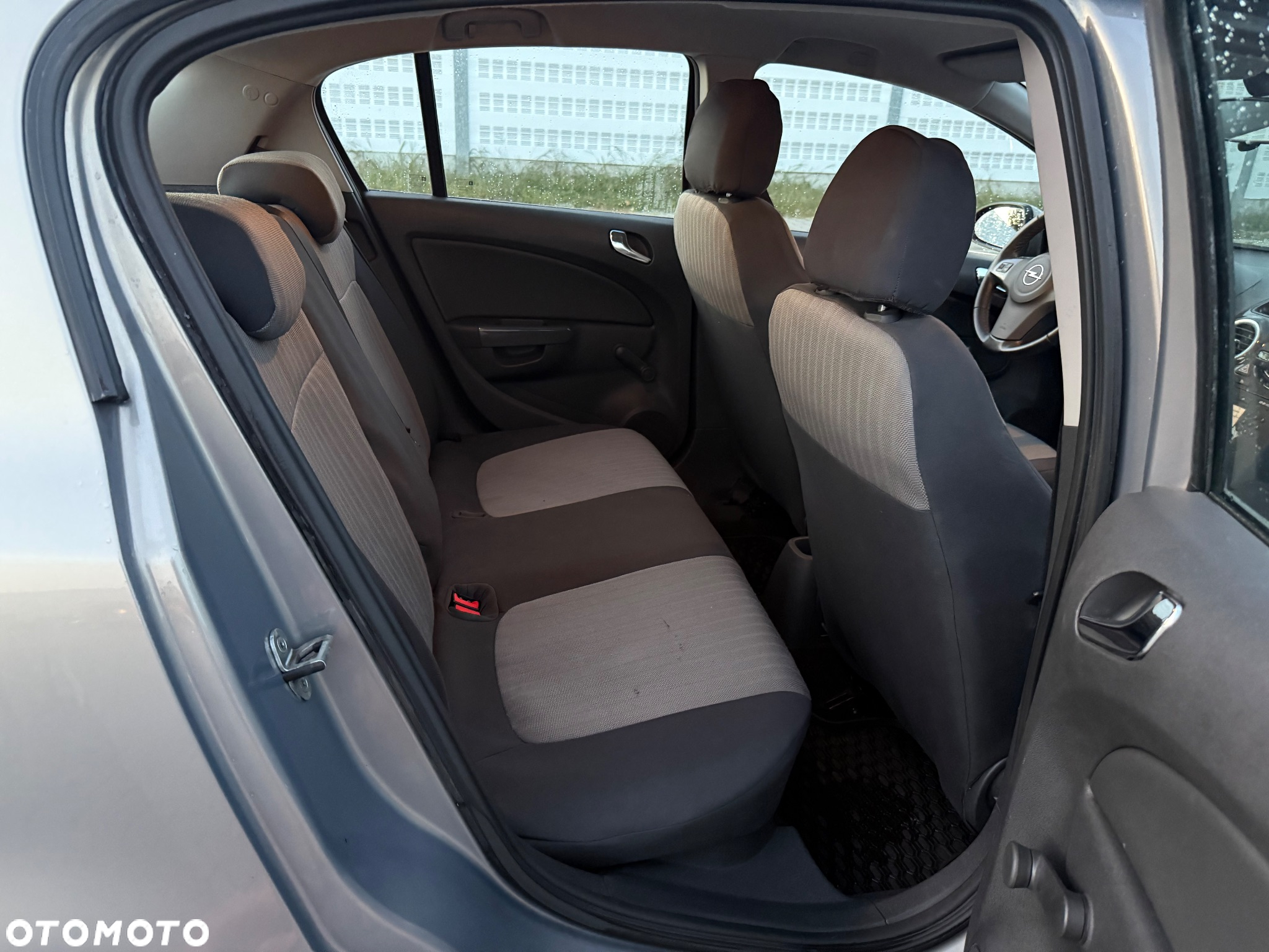 Opel Corsa 1.4 16V Cosmo - 11