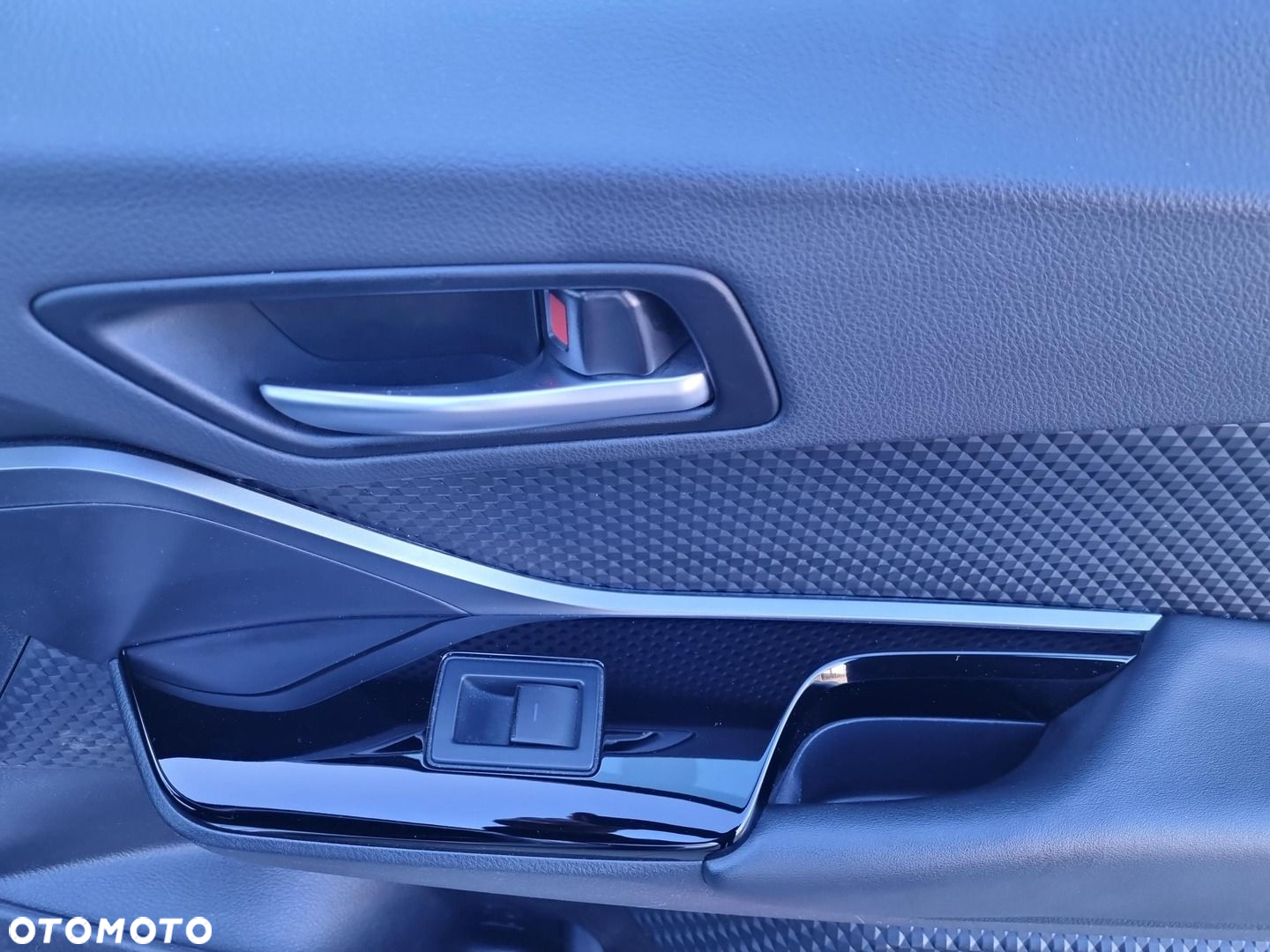 Toyota C-HR - 25