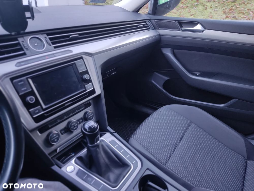 Volkswagen Passat 2.0 TDI BMT Trendline - 10