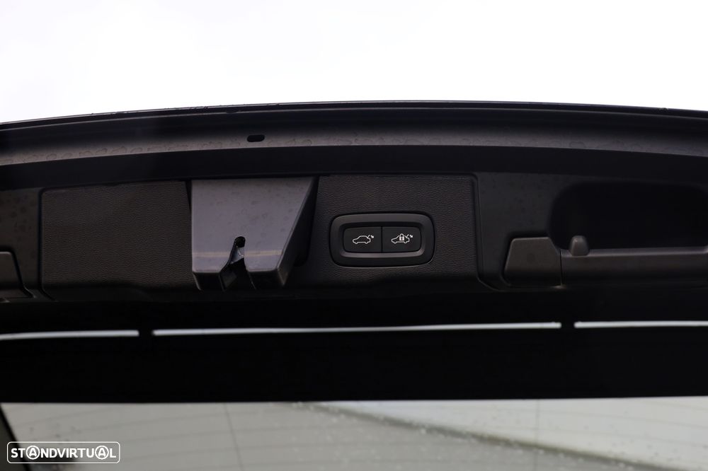 Volvo XC 60 2.0 T6 PHEV Core AWD - 5