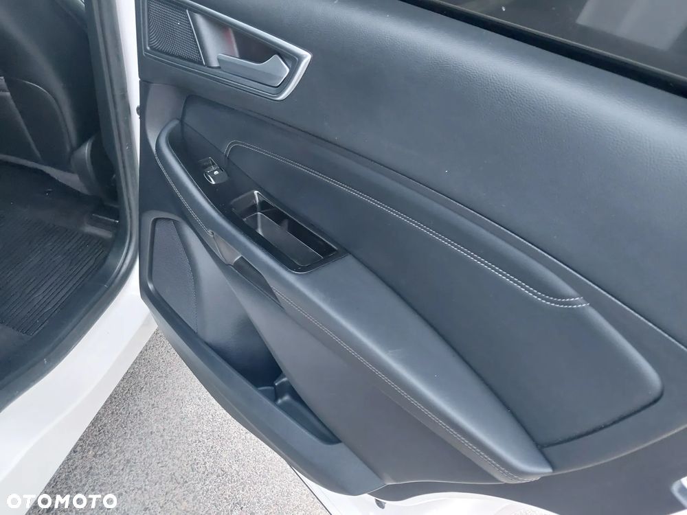 Ford Edge - 14