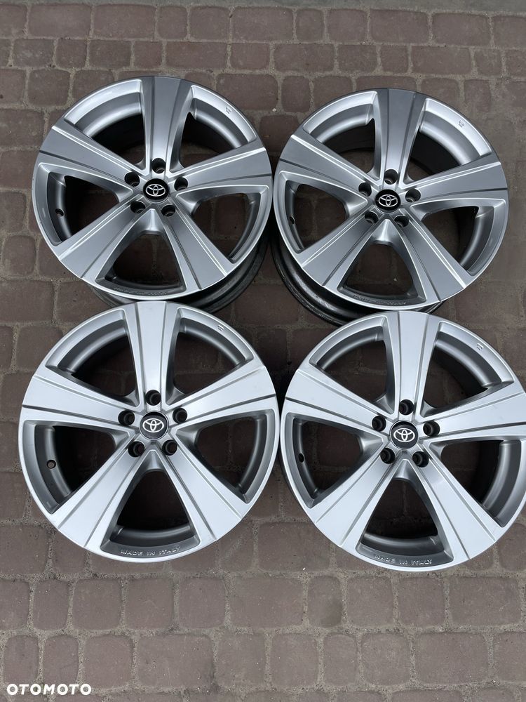 FELGI ALUMINIOWE Toyota 8" x 19" x 5x114,3 x 67,1 x ET 35