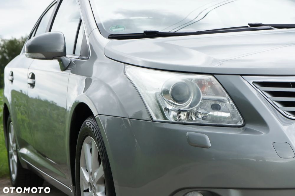 Toyota Avensis 1.8 Comfort - 3