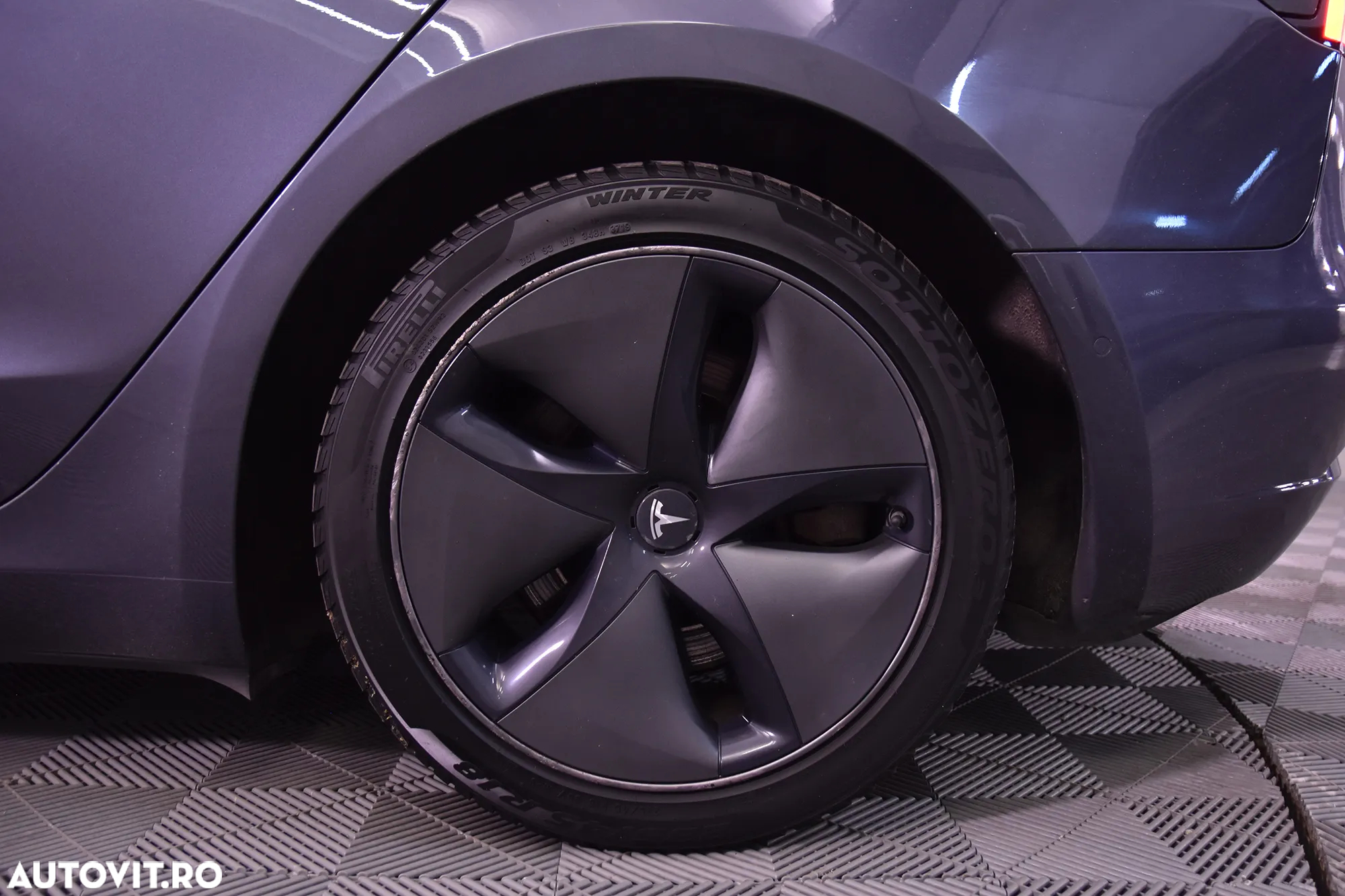 Tesla Model 3 - 13