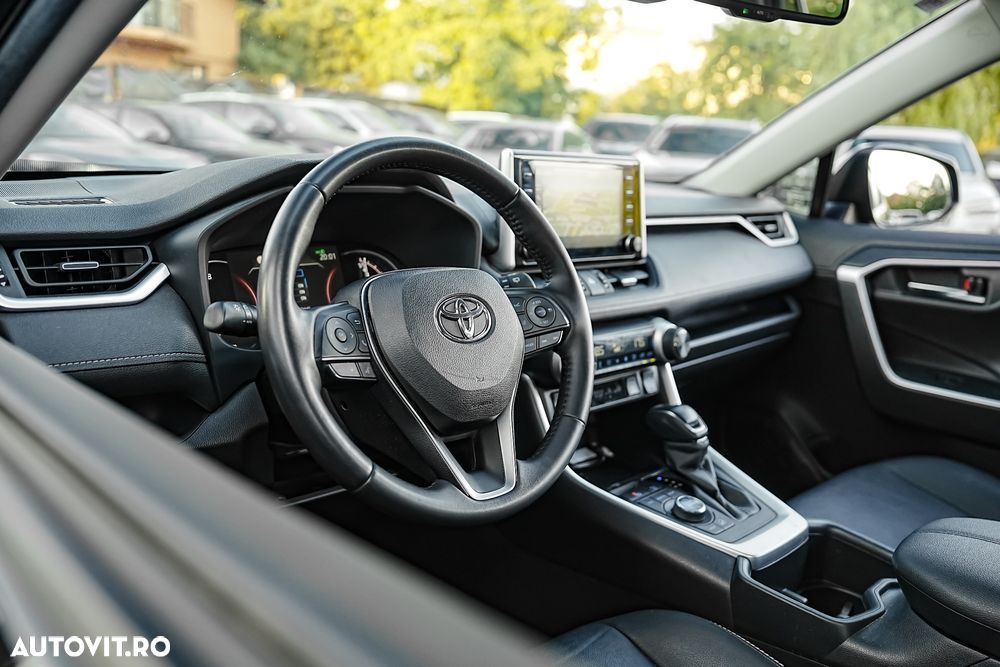 Toyota RAV4 2.0P CVT AWD Luxury - 25