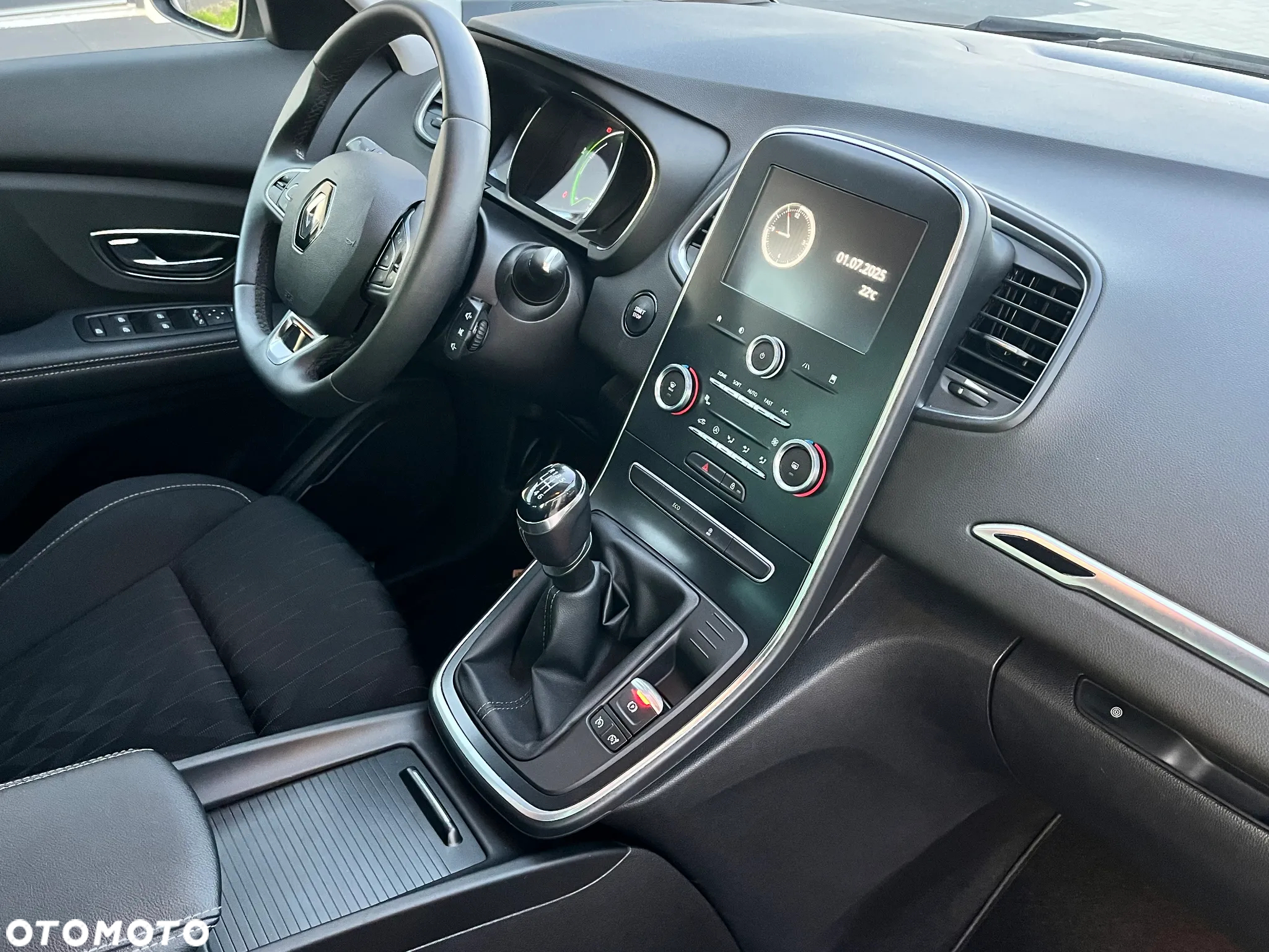 Renault Scenic TCe 115 GPF LIMITED - 24