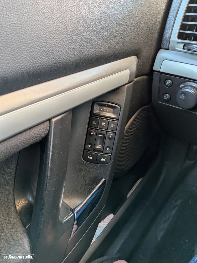 Opel Vectra Caravan 1.9 CDTi Executive - 21