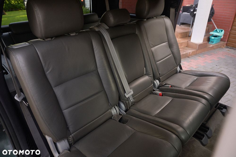 Toyota Sequoia - 23