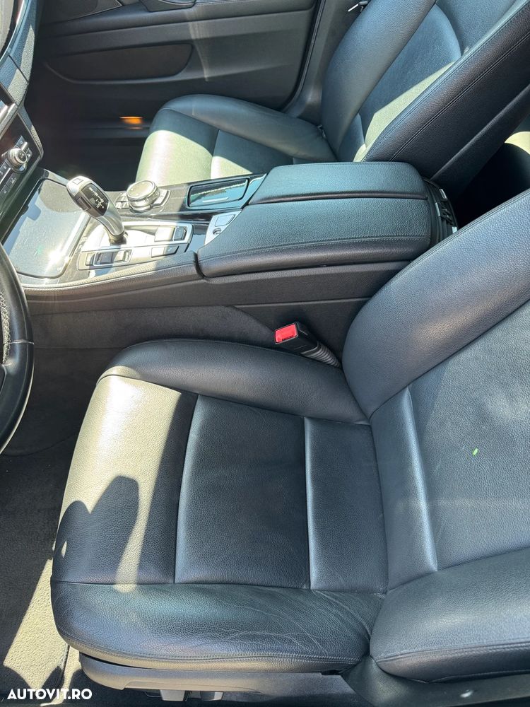 BMW Seria 5 520d xDrive AT - 18