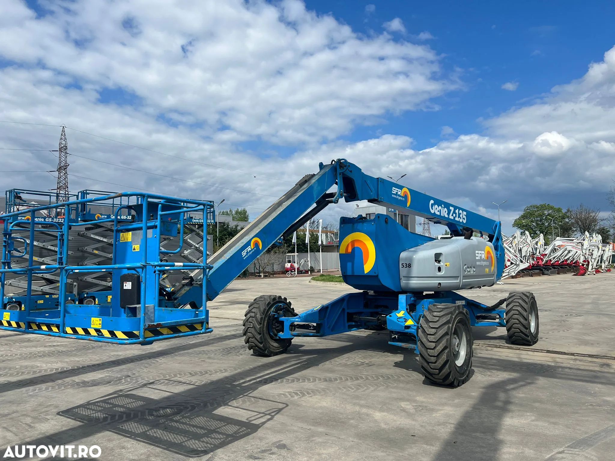Genie Z-135 - 1