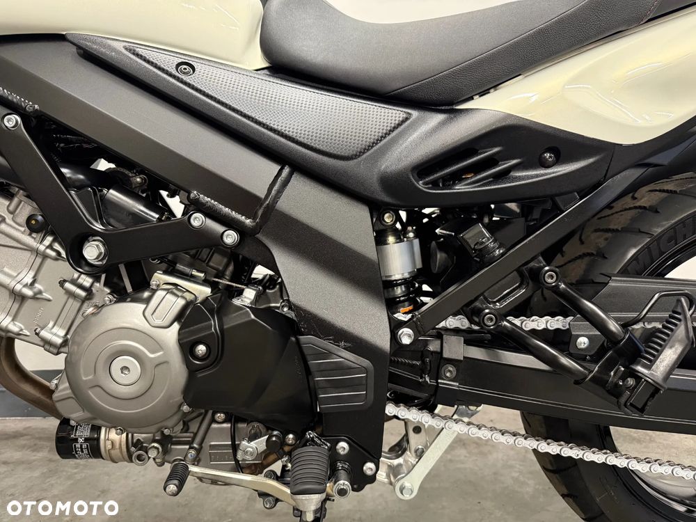 Suzuki V-STROM - 25