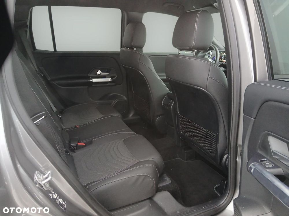 Mercedes-Benz GLB 200 Progressive 7G-DCT - 23