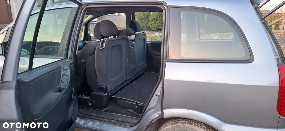 Opel Zafira - 16