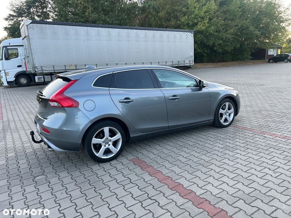 Volvo V40 D4 Momentum - 11