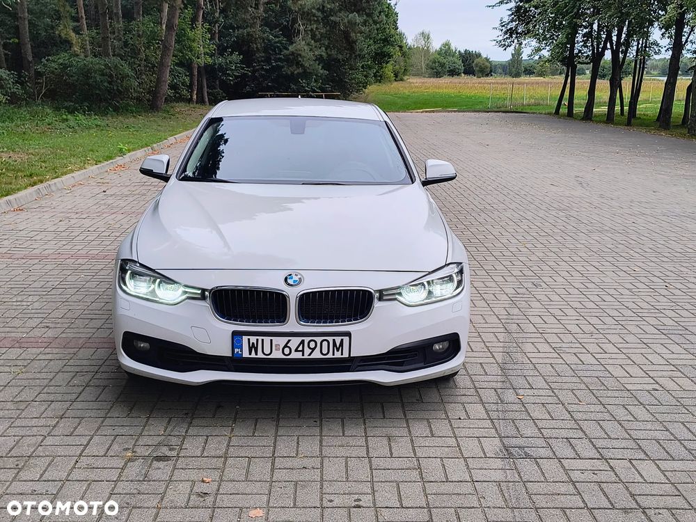 BMW Seria 3 318i - 1