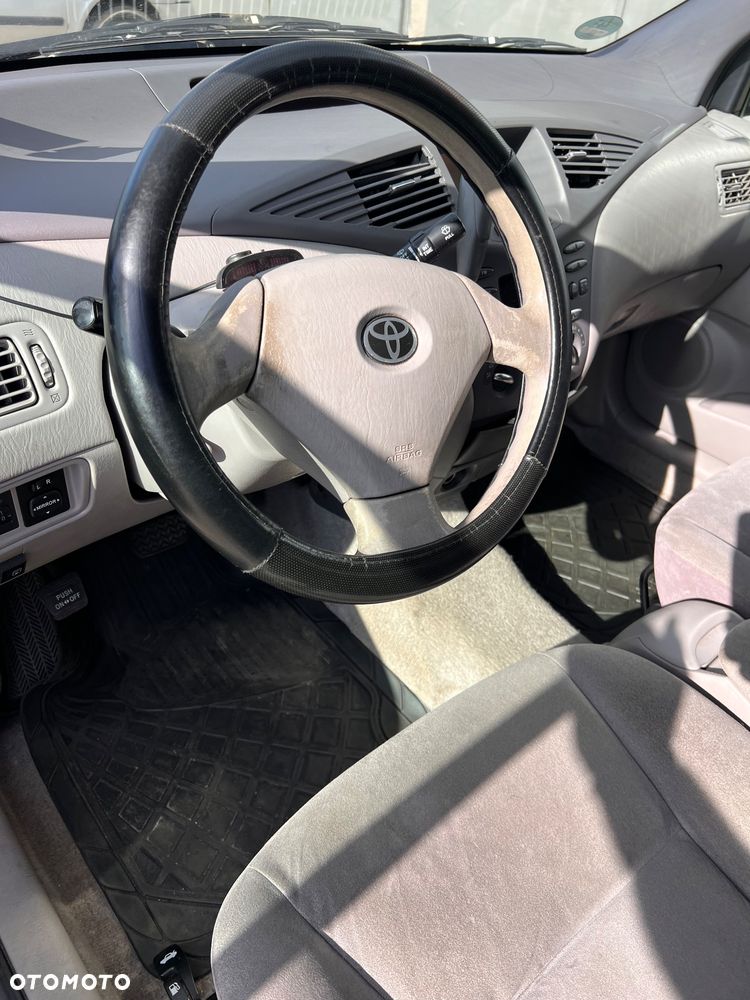 Toyota Prius - 11
