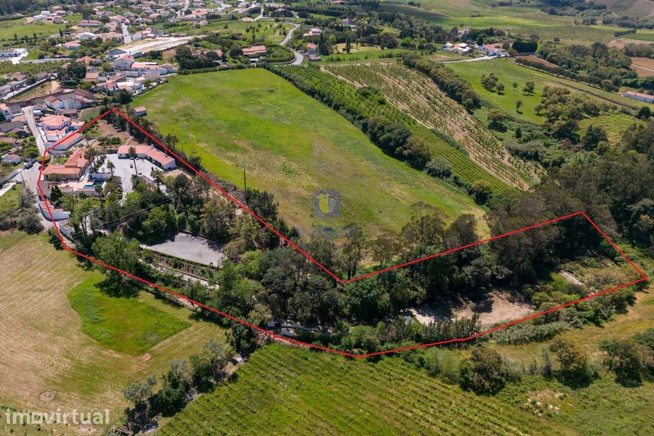 Quinta com 14.920m2 de terreno, 860m2 de área construída, 2 picadeiros - Grande imagem: 2/57