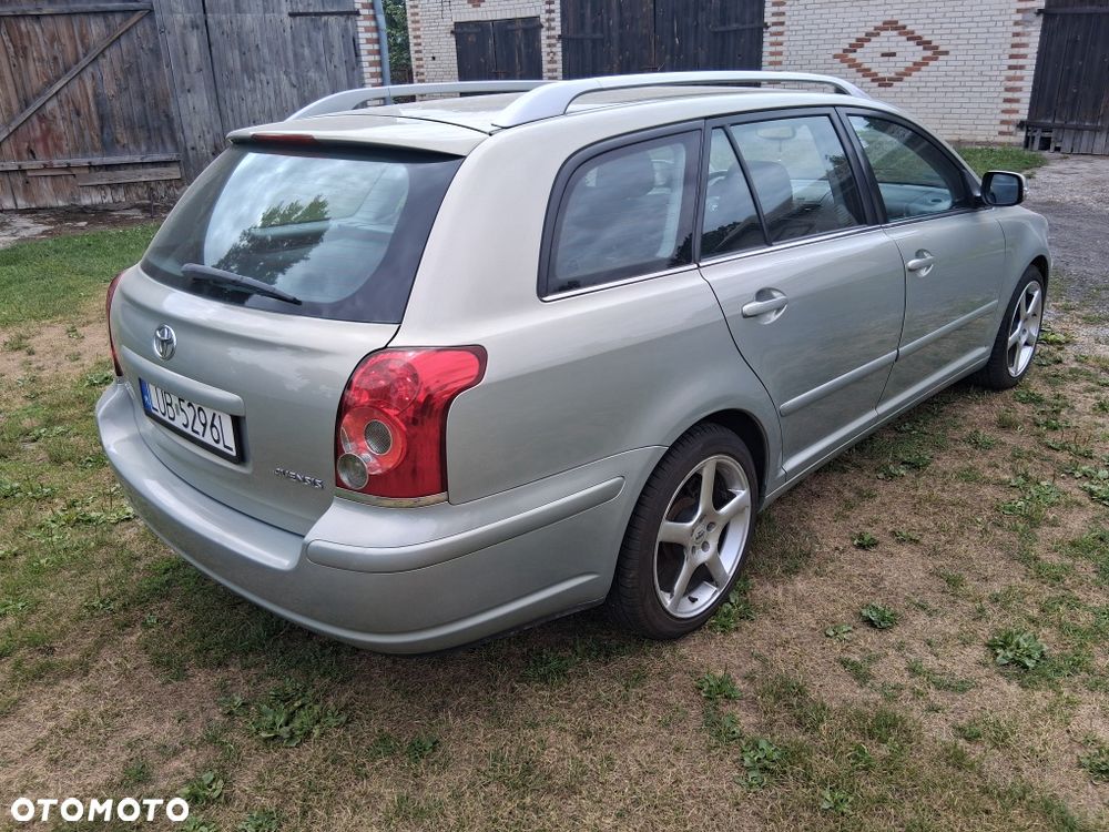 Toyota Avensis - 5