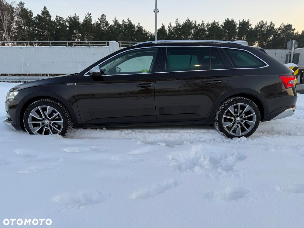 Skoda Superb 2.0 TDI SCR 4x4 Scout DSG - 3
