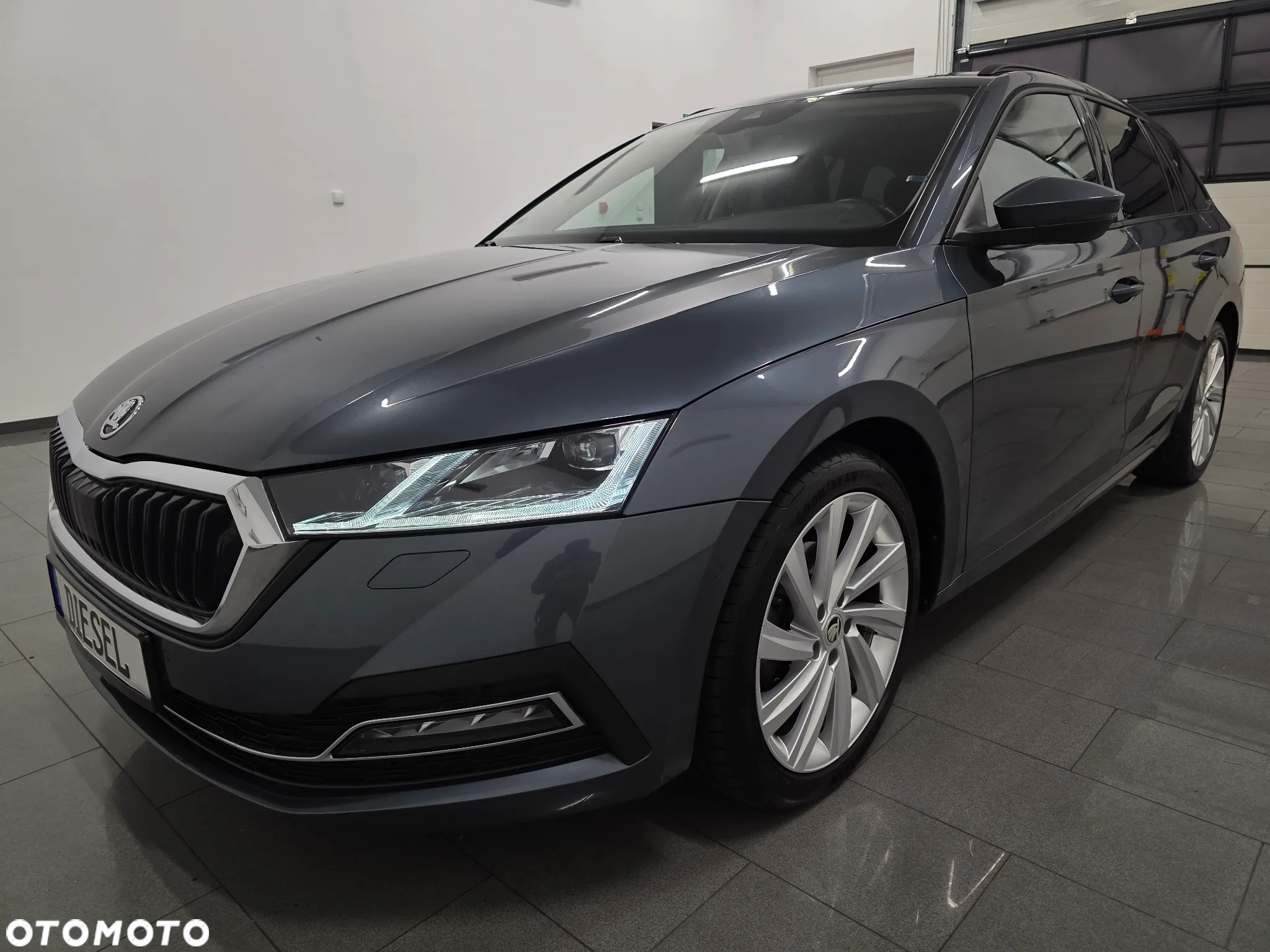 Skoda Octavia Combi 2.0 TDI DSG First Edition - 5
