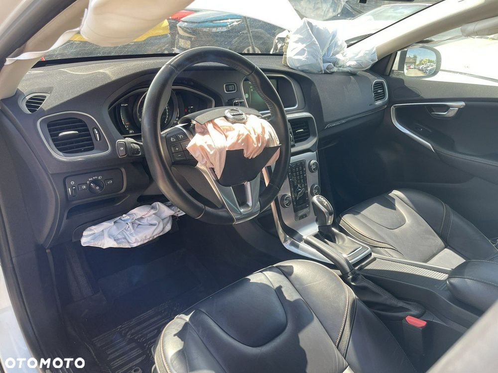 Volvo V40 Cross Country T4 AWD Geartronic Kinetic - 8